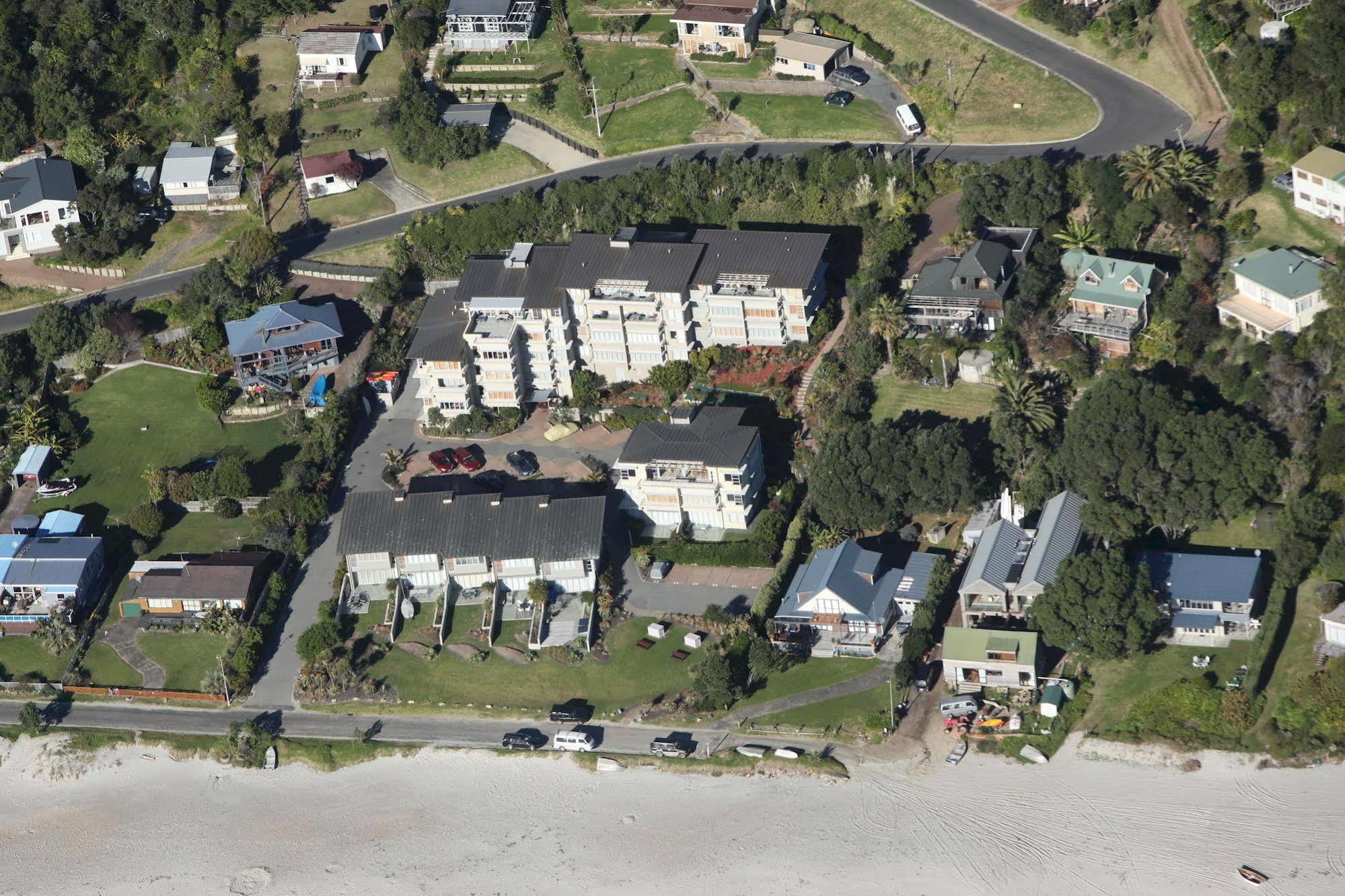 Апарт отель The Sands Waiheke Onetangi Экстерьер фото